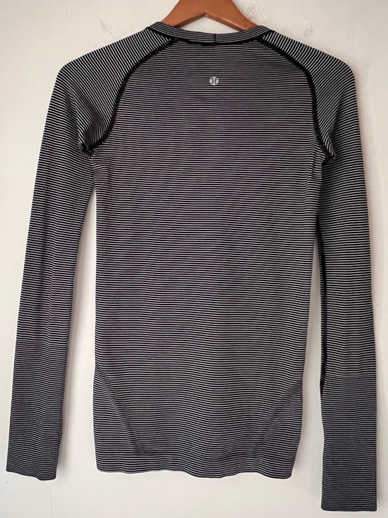 Lululemon Swiftly Tech Striped Long Sleeve Crew White / Black Size 4 - Picture 4 of 10